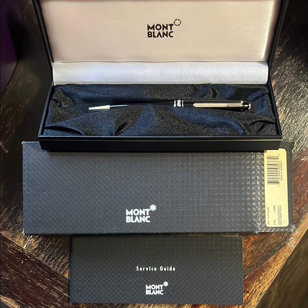 Montblanc Black and Silver Luxury Pen